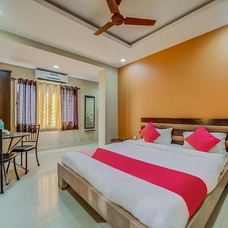 OYO 18431 Hotel Celestee Grand Haiderabad Buitenkant foto