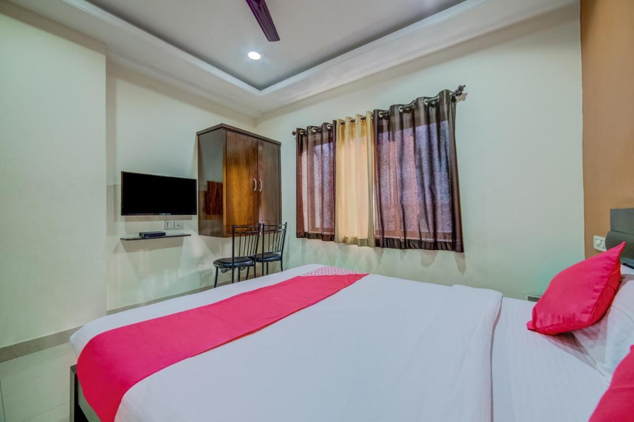 OYO 18431 Hotel Celestee Grand Haiderabad Buitenkant foto