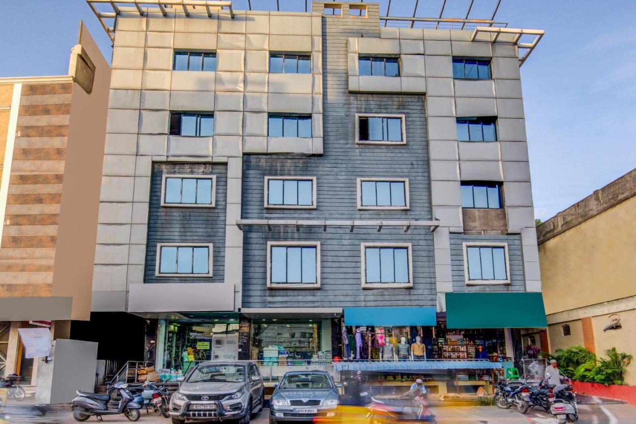 OYO 18431 Hotel Celestee Grand Haiderabad Buitenkant foto
