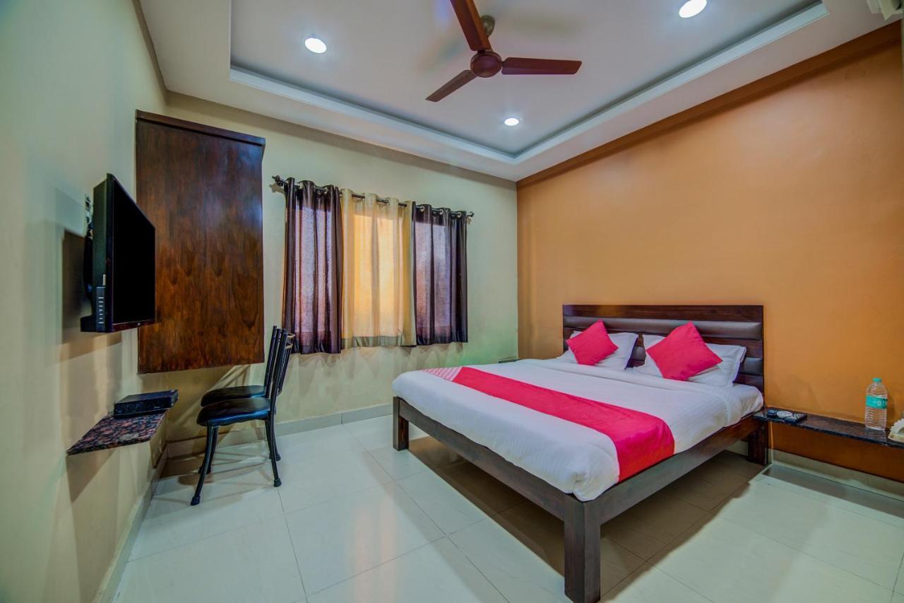 OYO 18431 Hotel Celestee Grand Haiderabad Buitenkant foto