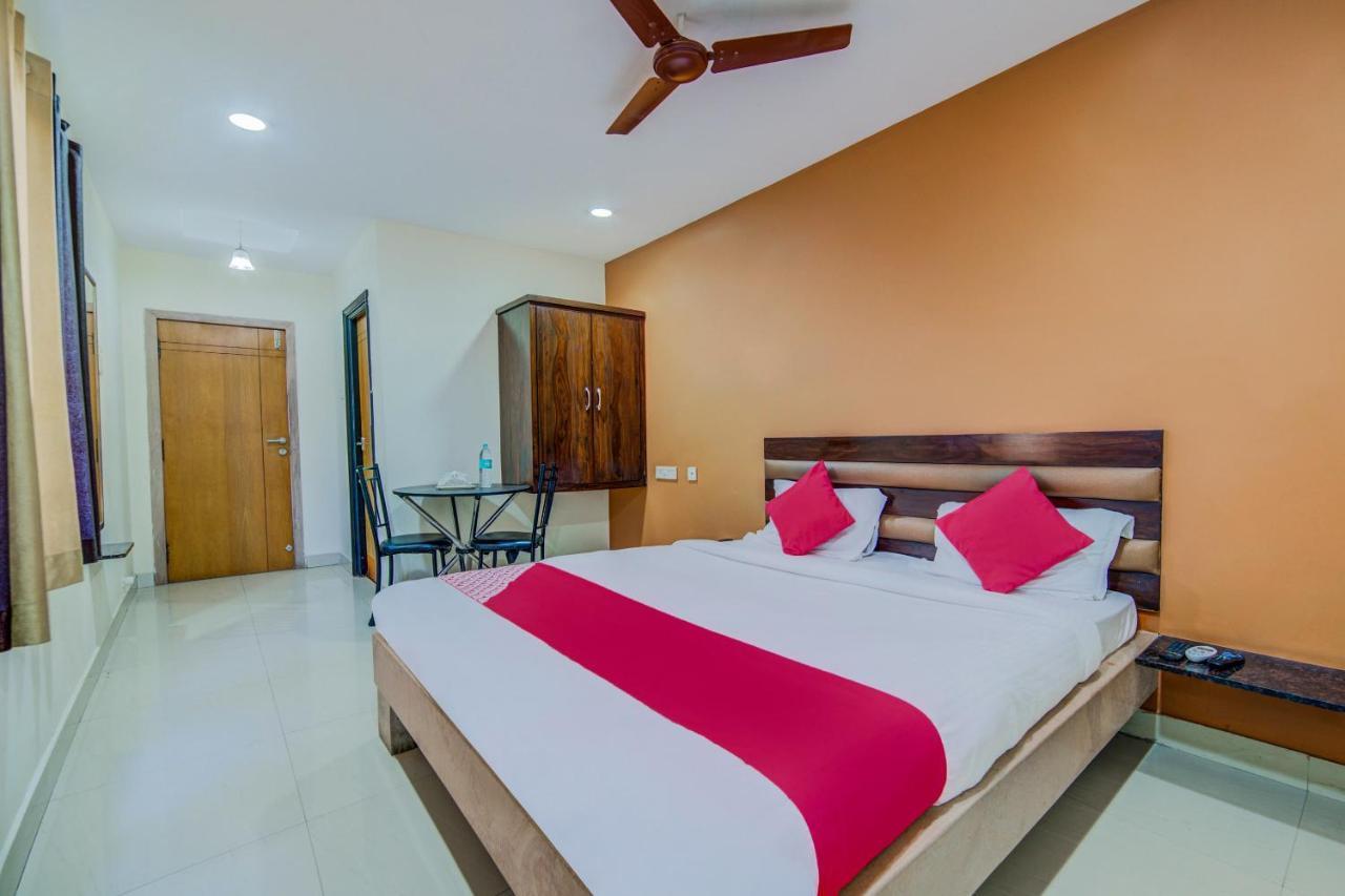 OYO 18431 Hotel Celestee Grand Haiderabad Buitenkant foto