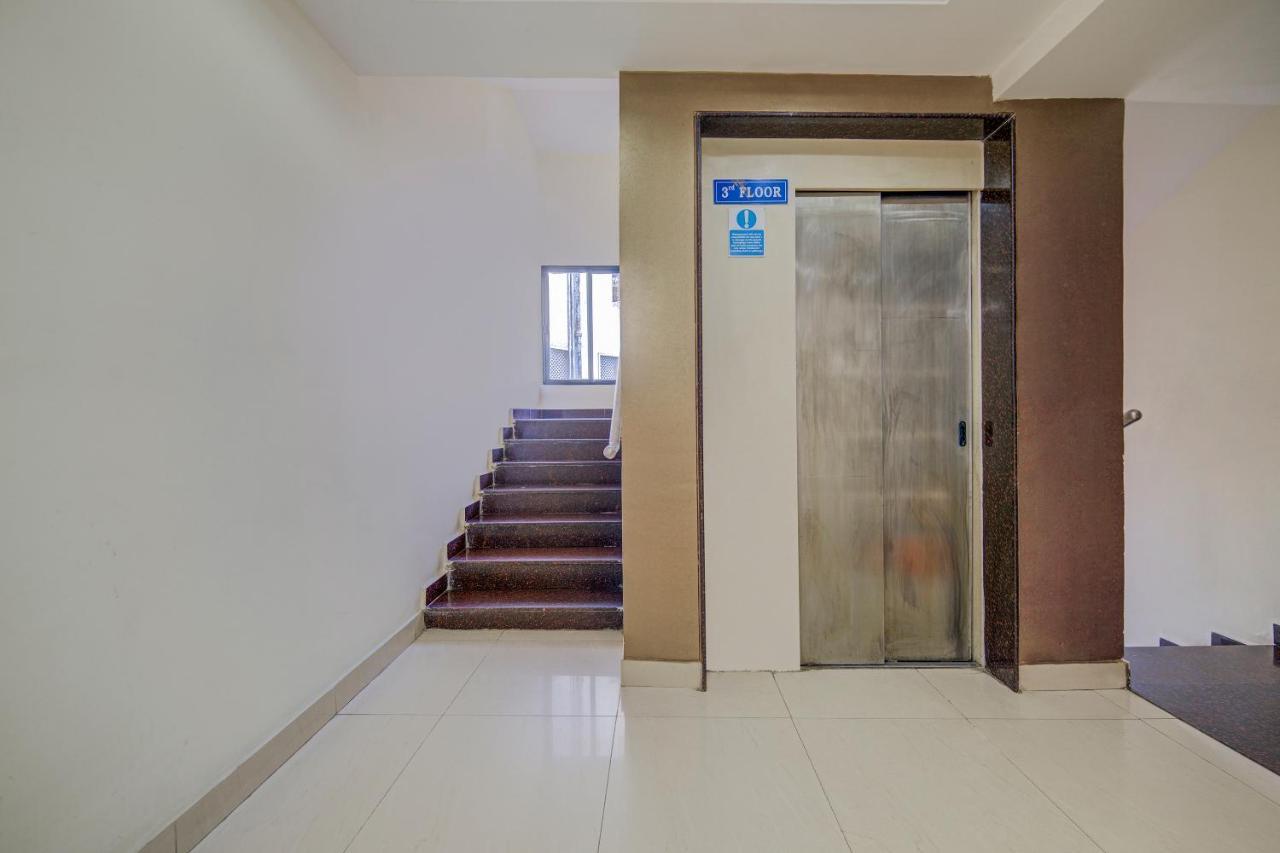 OYO 18431 Hotel Celestee Grand Haiderabad Buitenkant foto