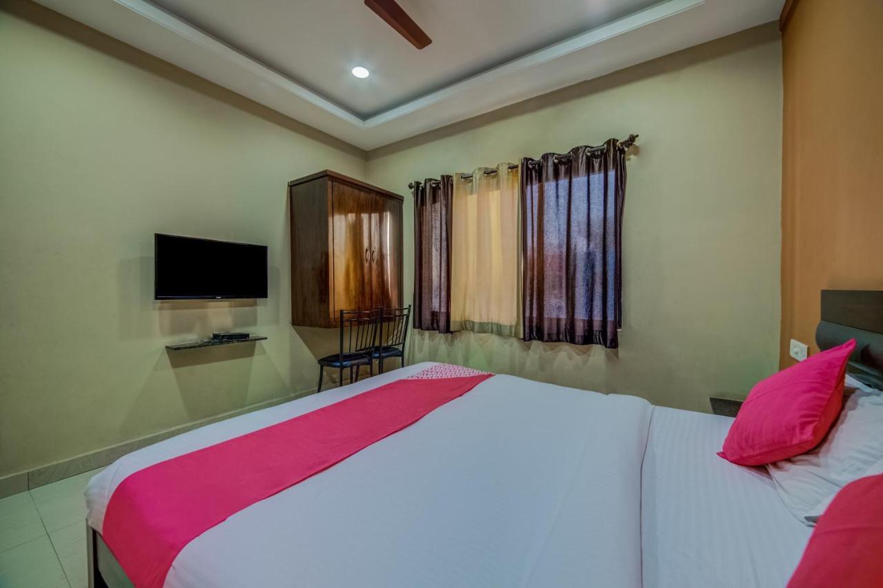 OYO 18431 Hotel Celestee Grand Haiderabad Buitenkant foto