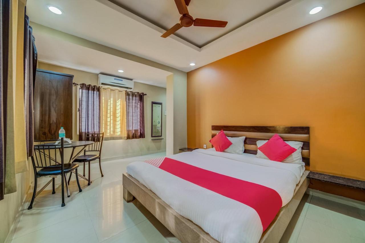 OYO 18431 Hotel Celestee Grand Haiderabad Buitenkant foto