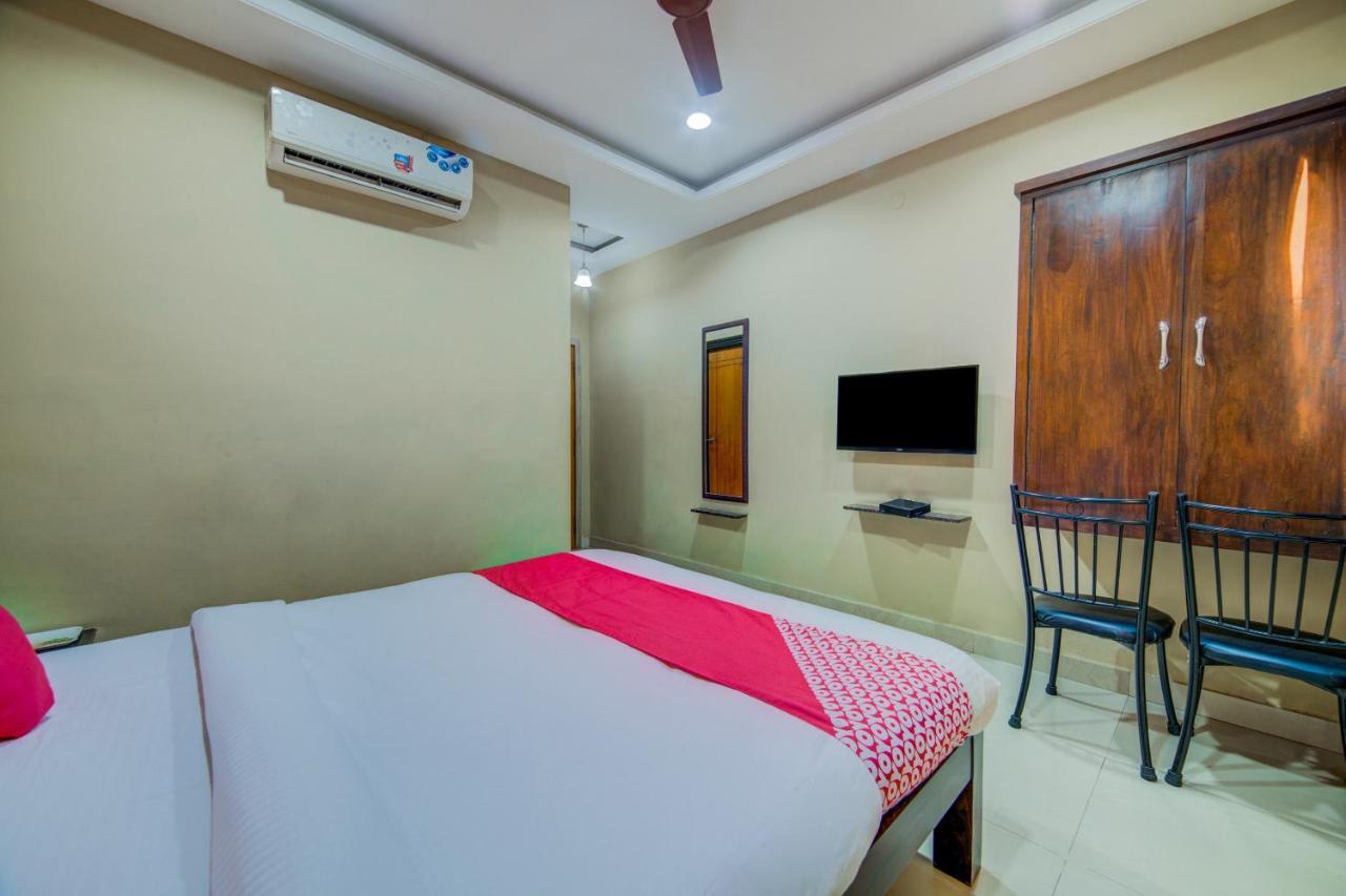 OYO 18431 Hotel Celestee Grand Haiderabad Buitenkant foto