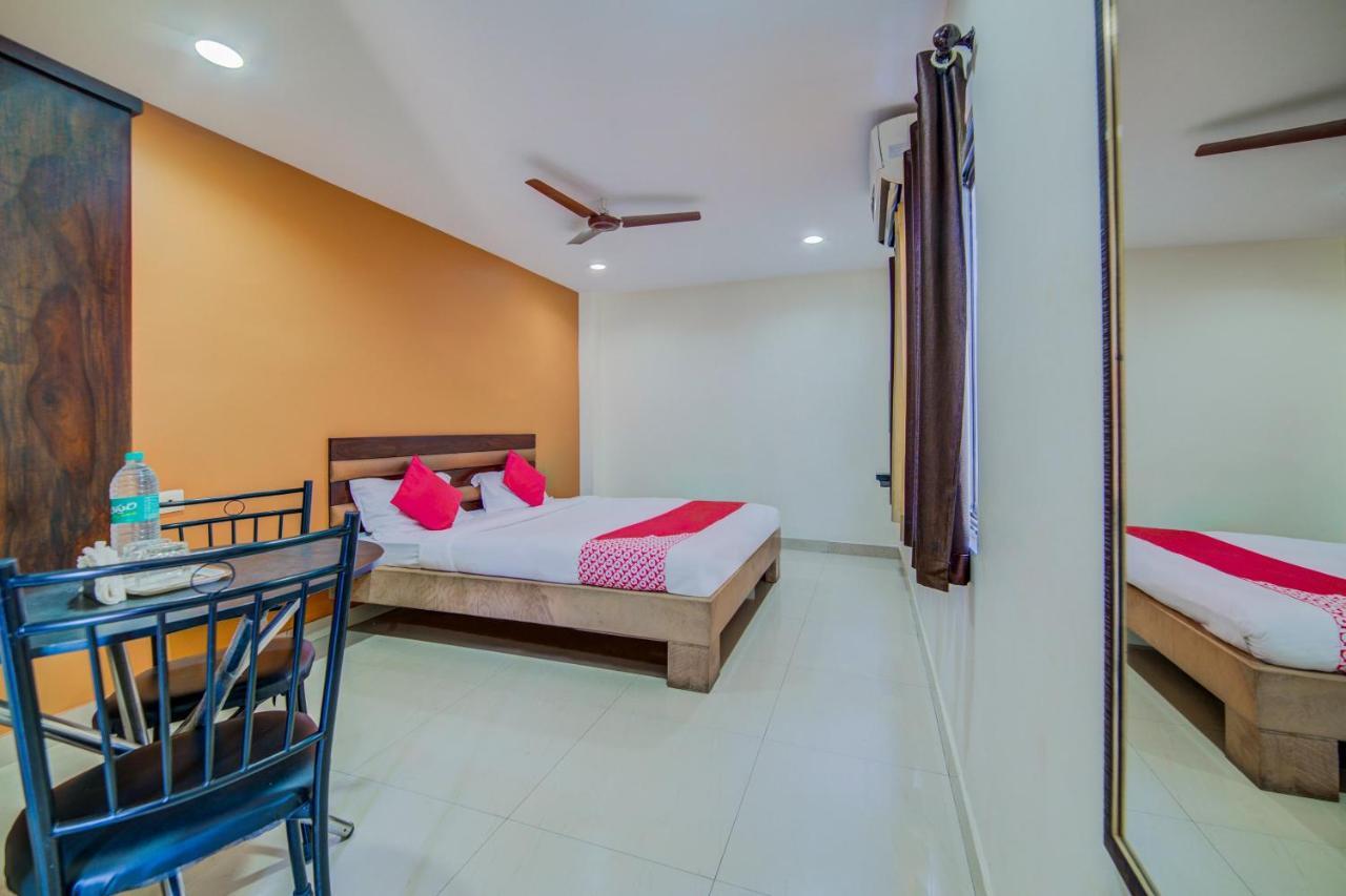 OYO 18431 Hotel Celestee Grand Haiderabad Buitenkant foto